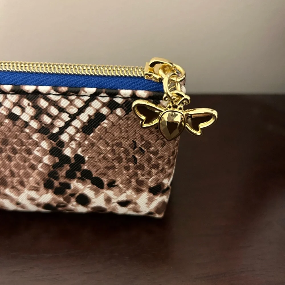 Estée Lauder makeup bag